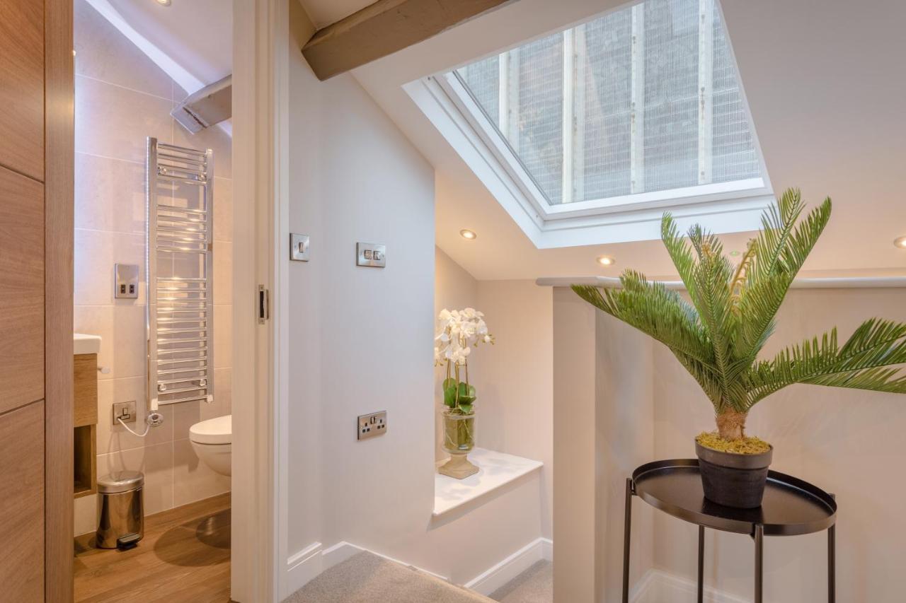 Heritage Mews Aparthotel 4*