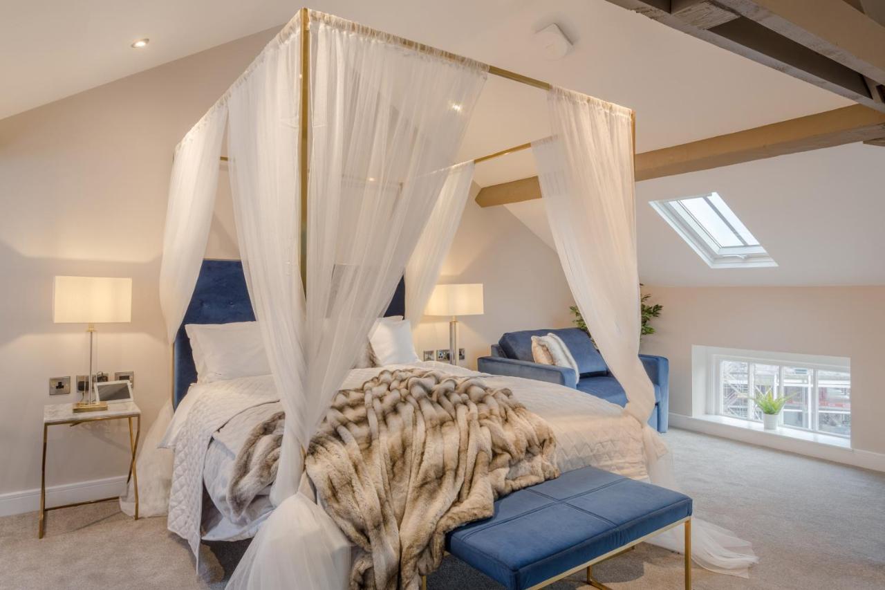 Heritage Mews Aparthotel 4*