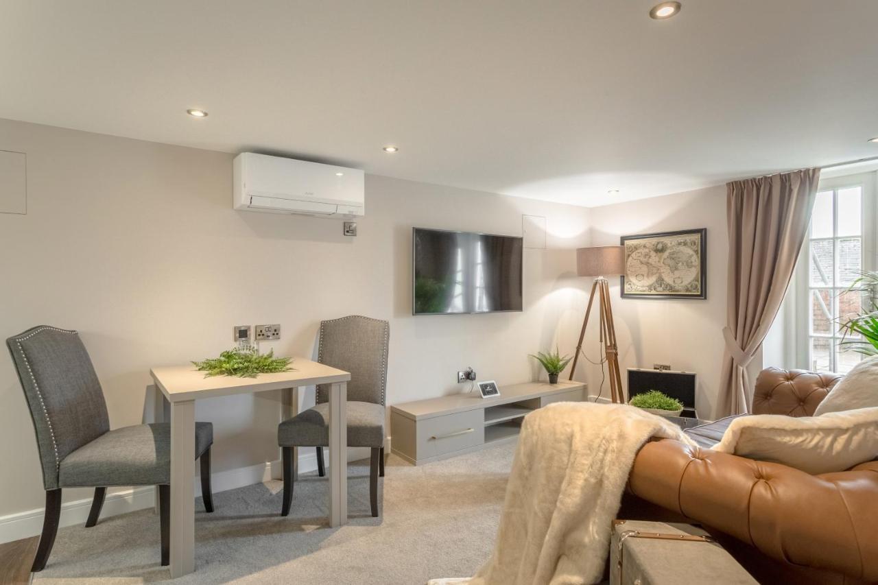 Heritage Mews Aparthotel 4*