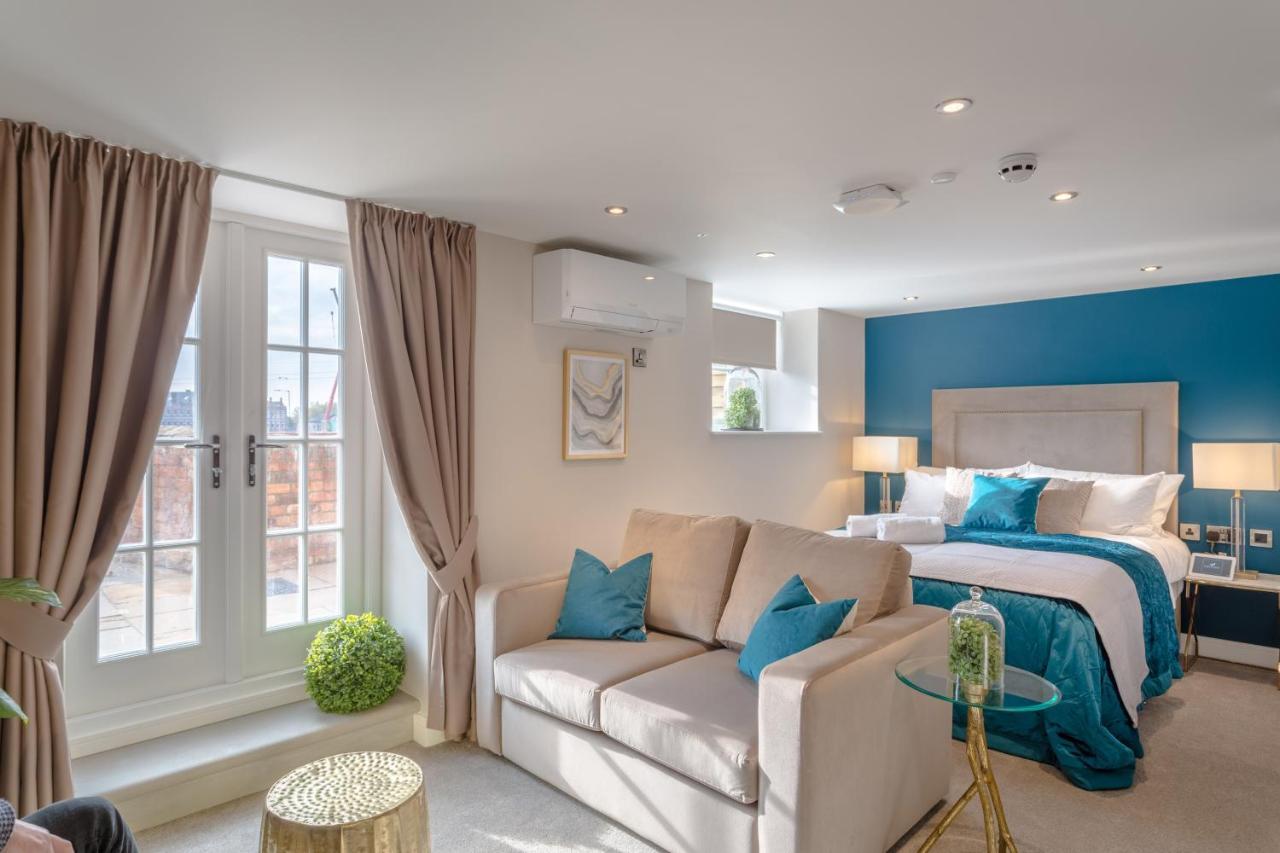 Heritage Mews Aparthotel 4*