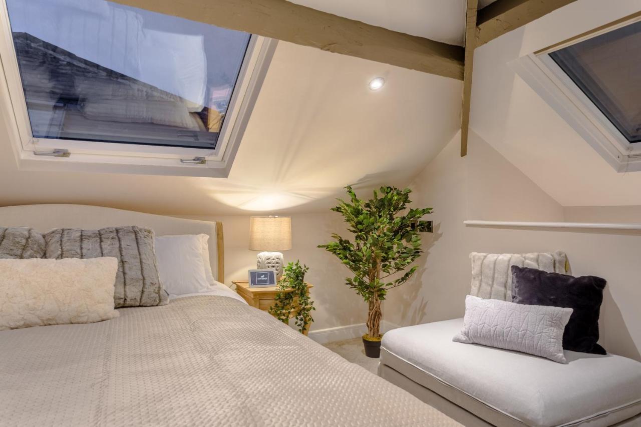 Heritage Mews Aparthotel 4*