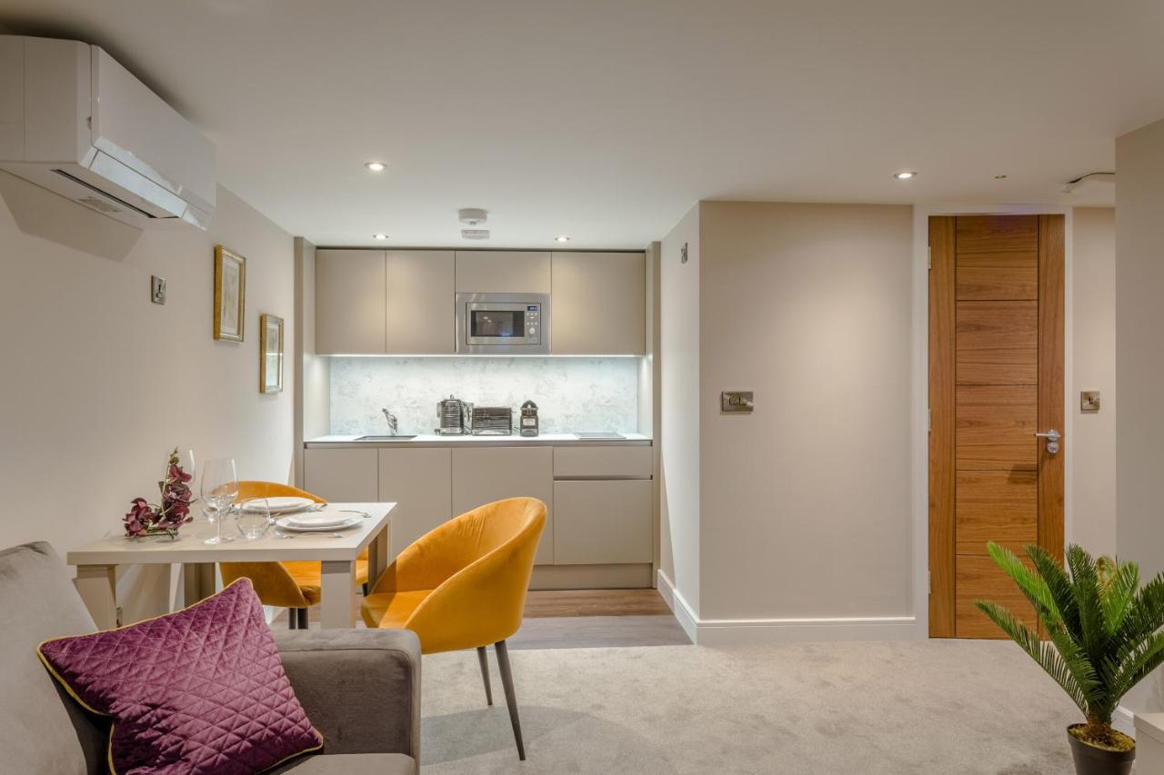Heritage Mews Aparthotel 4*